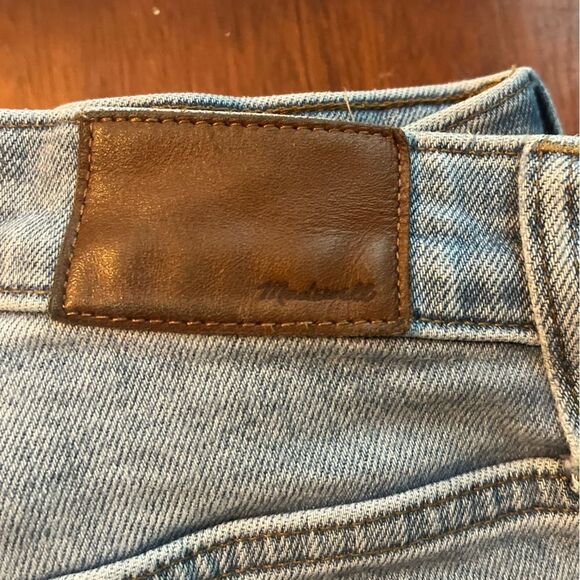 Madewell The Perfect Vintage Jean, Size 24, Distressed Light Wash - Picture 4 of 5